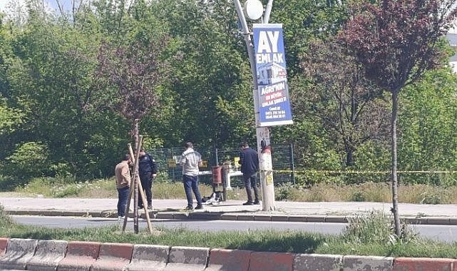 Caddede ki siyah çanta fünye ile patlatıldı