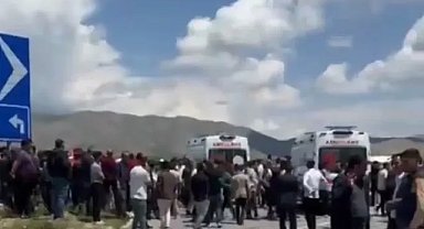 Feci kazada Ağrılı aile yok oldu
