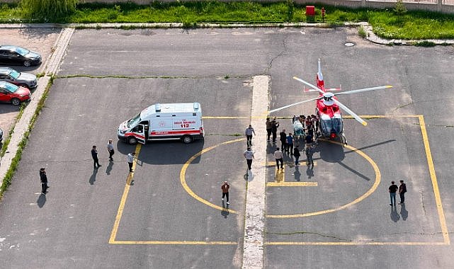 Hasta bir şekilde doğan bebek Ağrı'ya getirildi