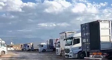 Tırcılar İran'da mahsur kaldı, yetkililere çağrıda bulundu