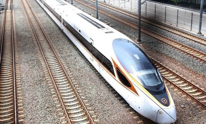 Saatte 350 kilometre hız yapan sürücüsüz tren sefere başladı