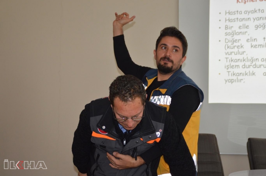 Ağrı'da basın mensuplarına ilk yardım eğitimi verildi