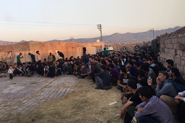 İnsan kaçakçılarına operasyon 14 gözaltı