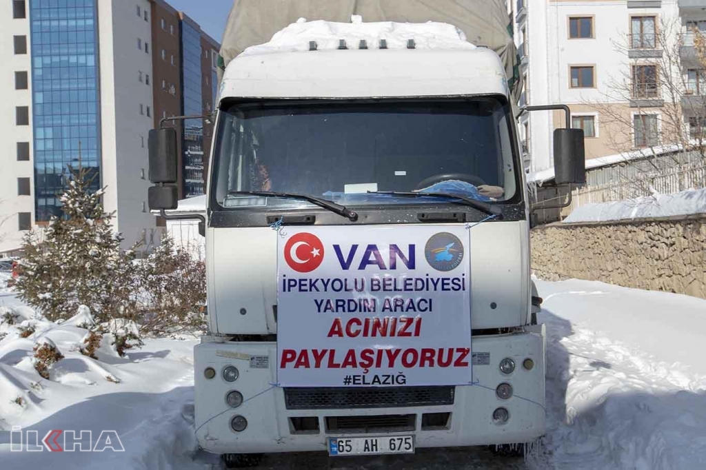 İpekyolu Belediyesi’nden Elazığ’a yardım kamyonu