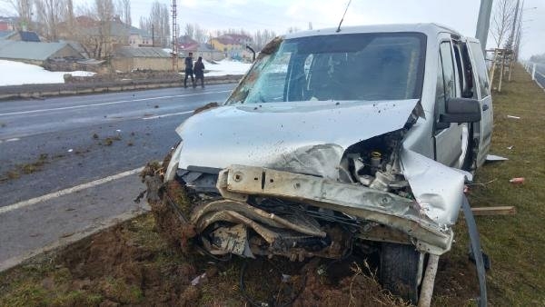 Eleşkirt'te feci kaza