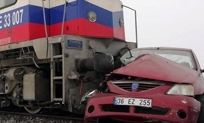 Kars'ta tren kazası: 3 ölü, 3 yaralı