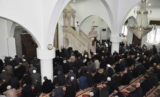 Cuma hutbesi: İbadetlere olduğu gibi ahlâkî ilkelere de sahip çıkılmalı