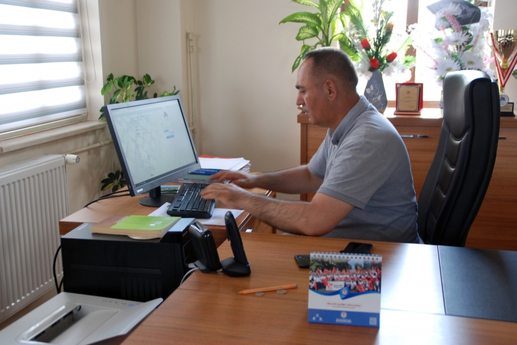 "Anne-baba çocuğun hayatındaki eksikliği tamamlamalıdır"