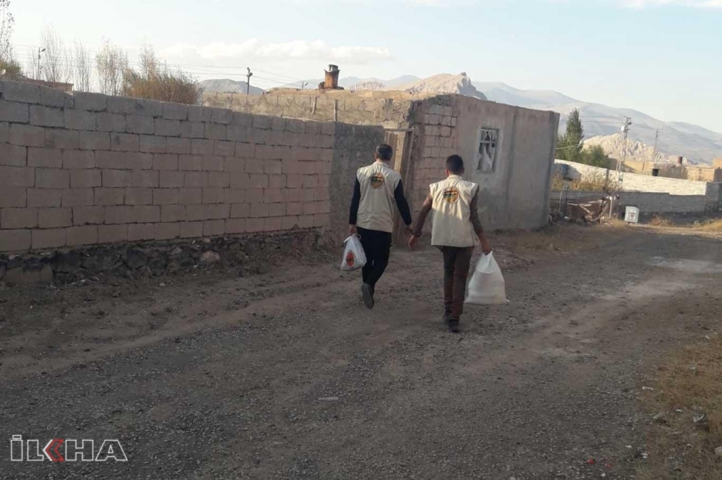 Doğubayazıt Umut Kervanı yardımlarını sürdürüyor