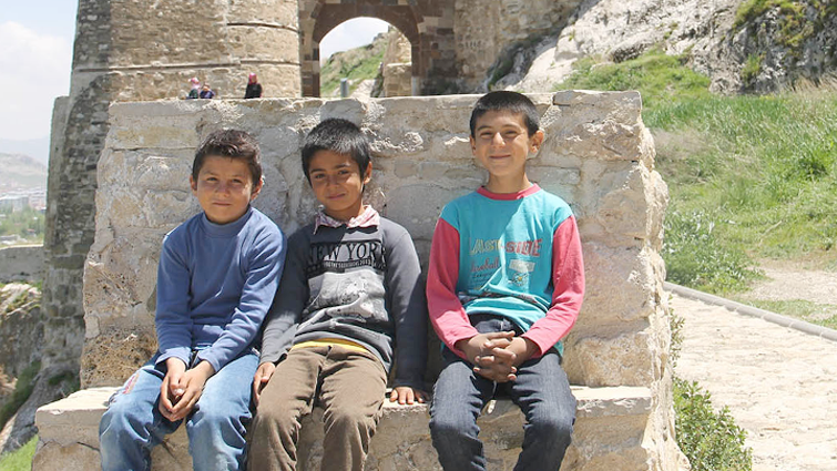 Dört dilde Van Kalesi'nin tarihçesini anlatıyorlar