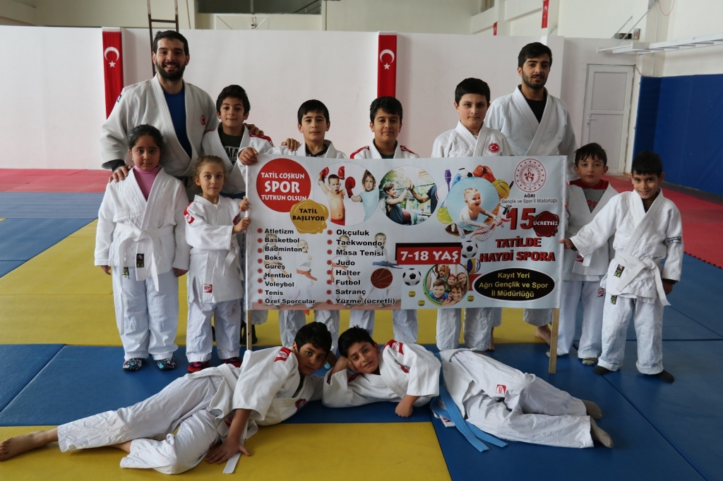 Ağrı’da ‘Tatil Coşkun Spor Tutkun Olsun’ Projesi