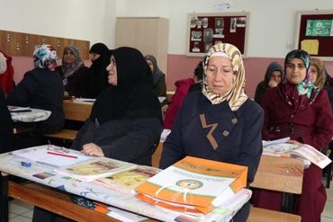 Bingöl'de 4 bin 260 kişi okuma yazma kursuna başladı