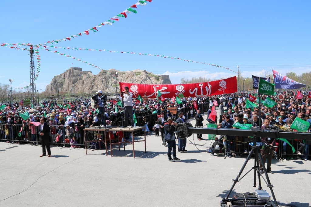 VAN'DA KUTLU DOĞUM COŞKUSU