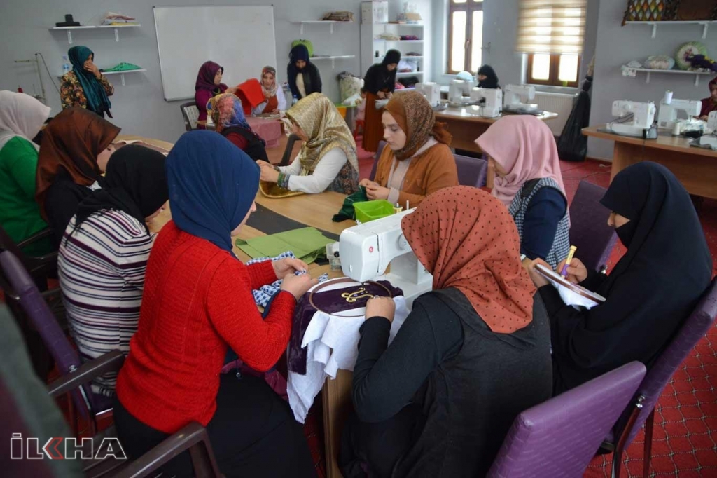 Ağrılı kadınlar ADEM'le ev ekonomilerine katkı sağlıyorlar